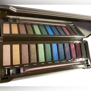 ICON Eyeshadow Palette By Absolute New York
AIEPO3